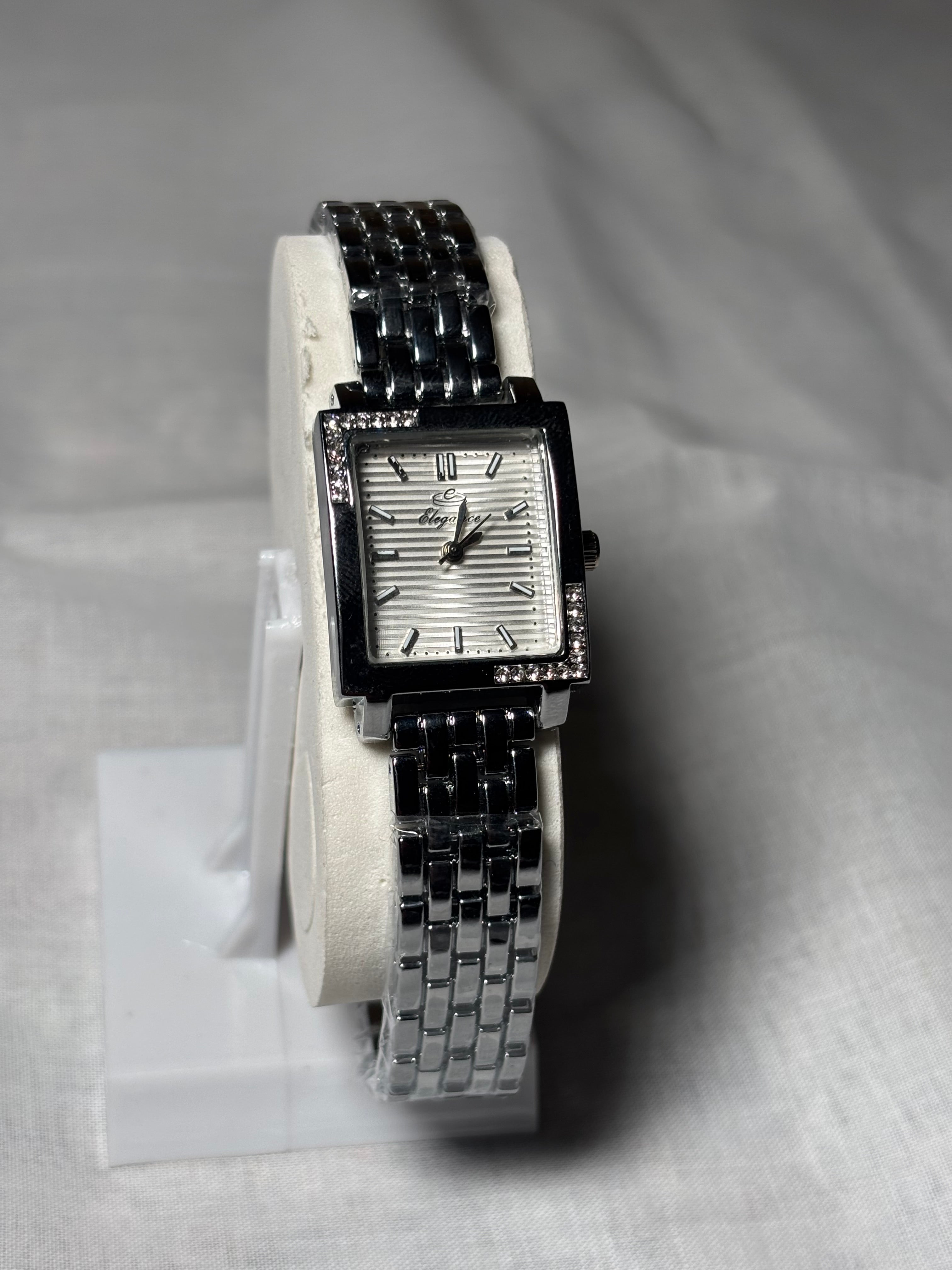 Silver Elegance watch with white dial