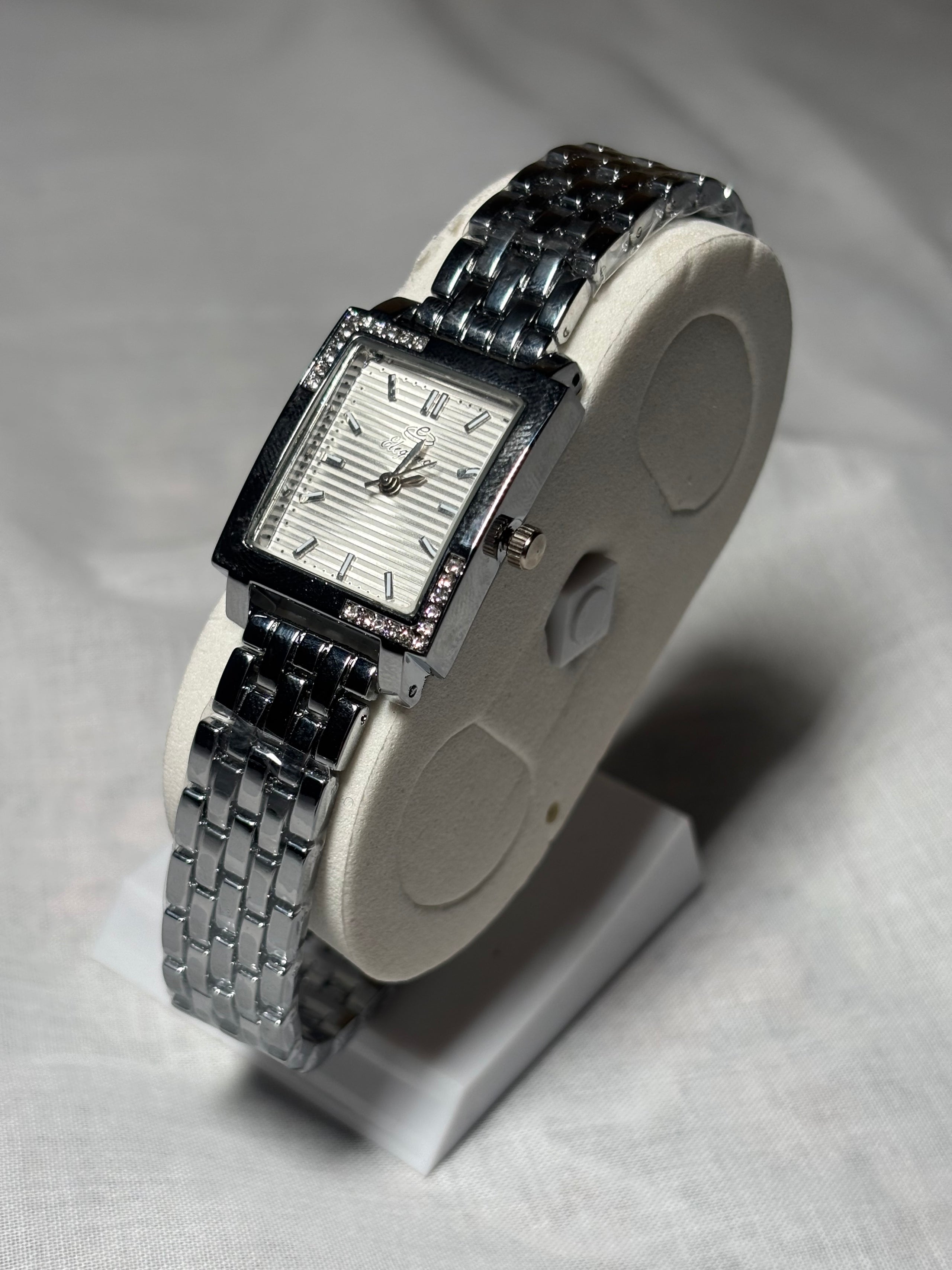 Silver Elegance watch with white dial